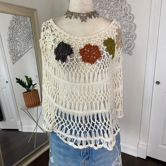 Say What? Whimsygoth White Floral Boho Shawl Asymmetric Crochet Top One Size - Picture 4 of 7